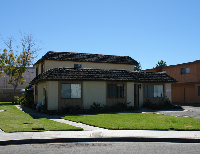 6592 Westpark Pl in Westminster, CA - Building Photo - Building Photo