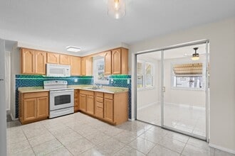 2509 Sweetwood Dr in Holiday, FL - Building Photo - Building Photo