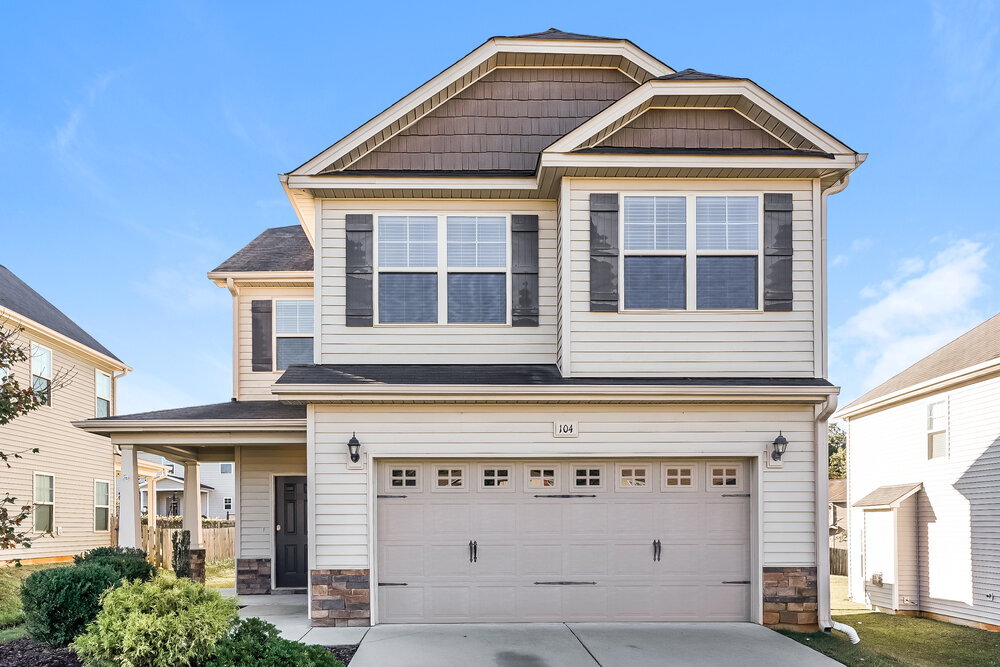 104 W Webber Ln in Clayton, NC - Foto de edificio