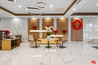 4460 Wilshire Blvd in Los Angeles, CA - Building Photo - Building Photo