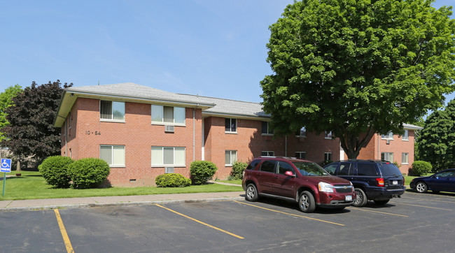 Brambury Ridge Apartments in Rochester, NY - Building Photo - Building Photo