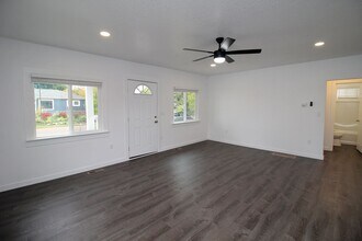 7225 SE 65th Ave in Portland, OR - Building Photo - Building Photo