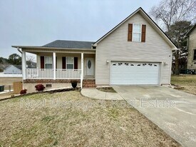 490 Greywalls Ct in Fayetteville, NC - Building Photo