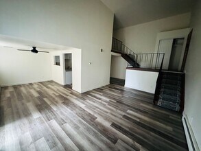 9122 W Dixon St in Milwaukee, WI - Building Photo - Building Photo
