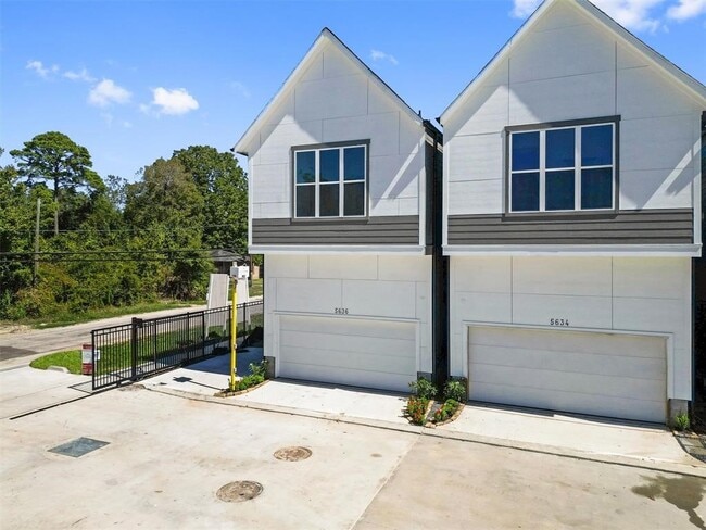 5634 Azores Ln in Houston, TX - Building Photo - Building Photo