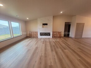 10509 Silverbright Dr in Pasco, WA - Building Photo - Building Photo