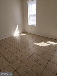 737 E Madison St photo'