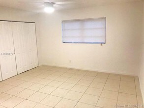 2525 Polk St-Unit -1A in Hollywood, FL - Building Photo - Building Photo
