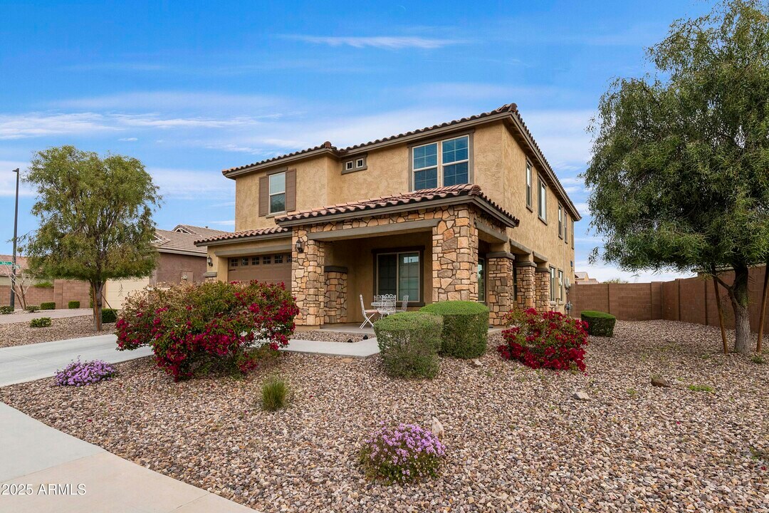 2364 E Runaway Bay Pl in Gilbert, AZ - Building Photo