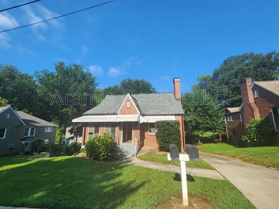 580 Holly St NW in Atlanta, GA - Building Photo