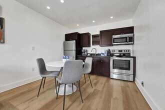 333 Walnut St in Hollywood, FL - Foto de edificio - Building Photo