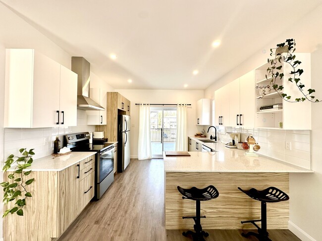 property at 48 Alexander-Bothwell Rue