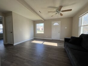 4304 SE 8th St in Des Moines, IA - Building Photo - Building Photo