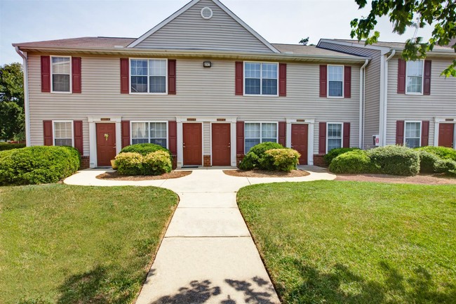 River Birch at Town Center Apartments in Raleigh, NC - Building Photo - Building Photo