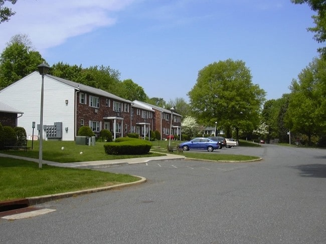 Parkside Apartments in Glen Gardner, NJ - Building Photo - Building Photo
