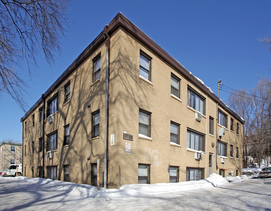 1025 York Ave in St. Paul, MN - Building Photo