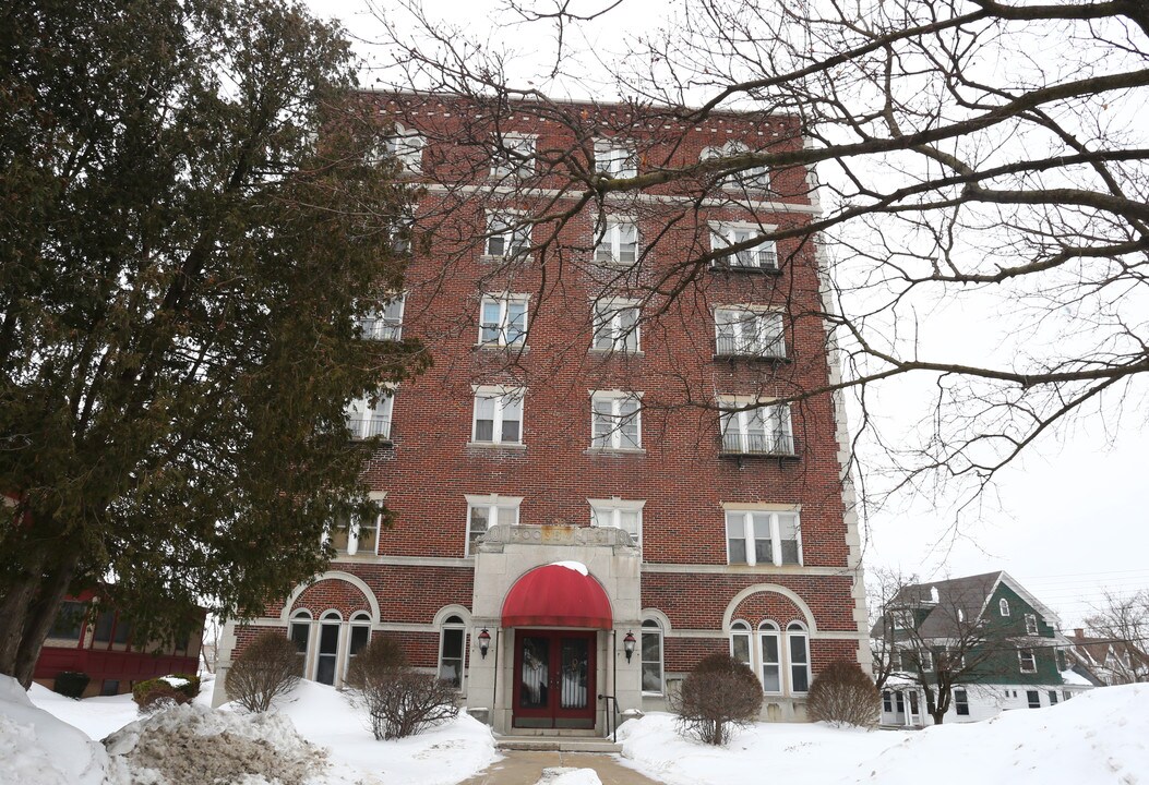 The Roosevelt in Utica, NY - Building Photo