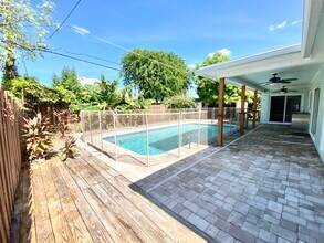 9631 NW 24th St in Sunrise, FL - Building Photo - Building Photo