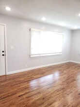 509 Union St in Pella, IA - Building Photo - Building Photo