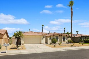 37762 Drexell Dr in Palm Desert, CA - Building Photo