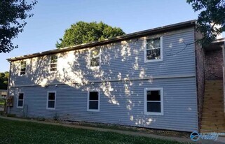 4918 Cotton Row NW in Huntsville, AL - Building Photo