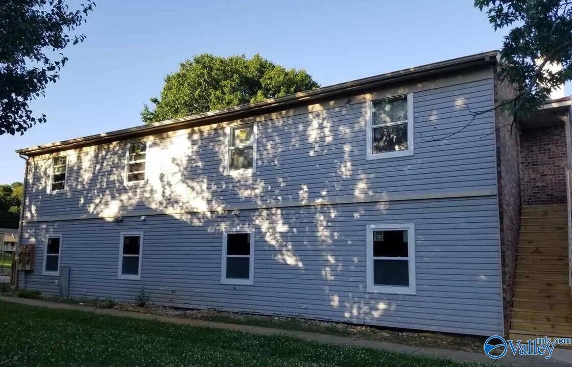 4918 Cotton Row NW in Huntsville, AL - Building Photo