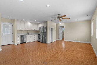 2884 La Salle Ave in Costa Mesa, CA - Building Photo - Building Photo