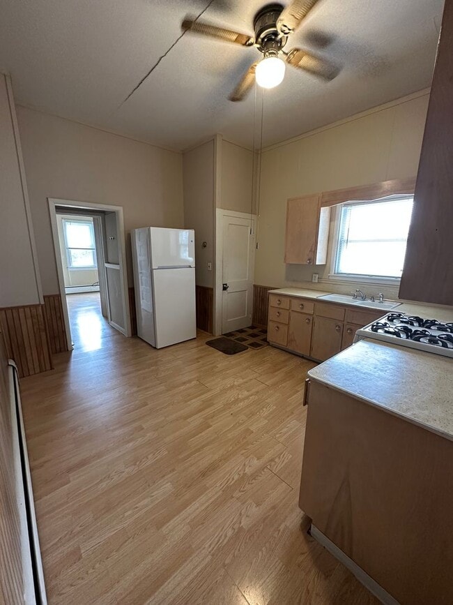 304 14th Ave SW in Minot, ND - Building Photo - Building Photo