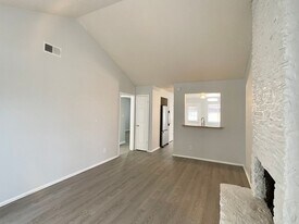 1006 Bird Creek Dr in Austin, TX - Building Photo