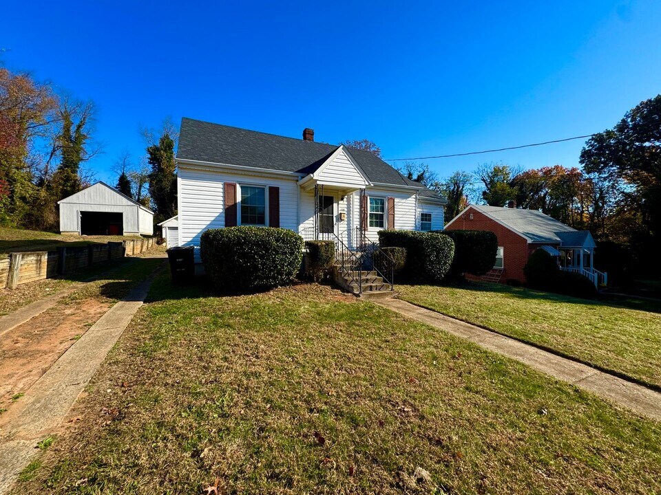 1318 Harding St in Lynchburg, VA - Building Photo