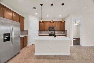 680 SE Villandry Way in Port St. Lucie, FL - Building Photo - Building Photo