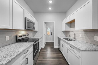 142 Mohican Trail in Mabank, TX - Foto de edificio - Building Photo