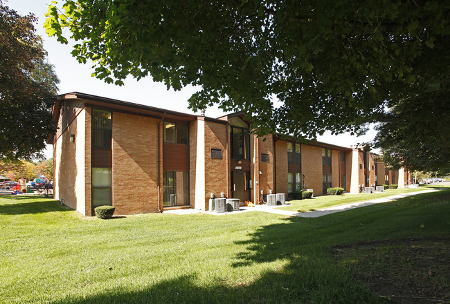 Botsford Hospital Residences in Farmington, MI - Foto de edificio - Building Photo