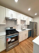 9 Bartlett St, Unit 2 in Somerville, MA - Building Photo - Building Photo