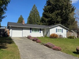 6125 138th St SE in Everett, WA - Building Photo