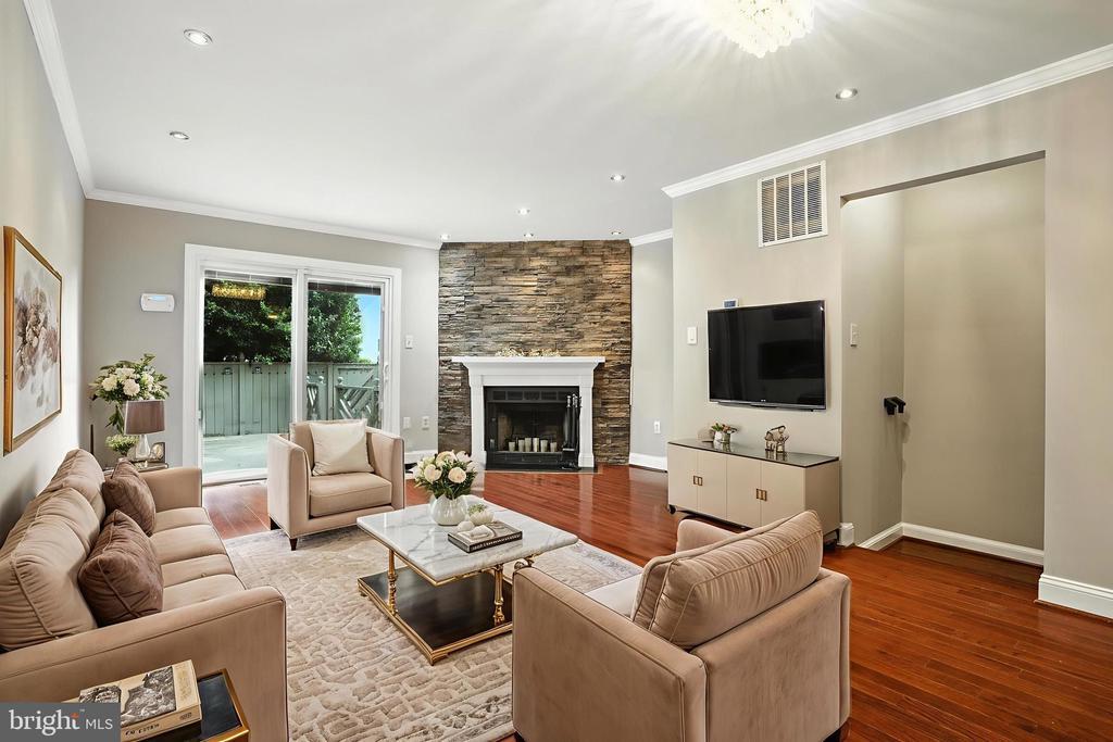 12863 Mill Brook Ct in Woodbridge, VA - Building Photo