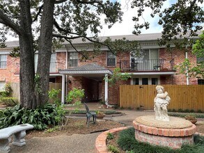 2824 Briarhurst Dr-Unit -29 in Houston, TX - Building Photo - Building Photo