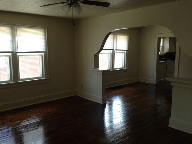 1142 E Elm St in Springfield, MO - Building Photo - Building Photo