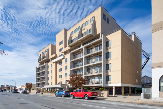 The Summit in Long Beach, NY - Building Photo - Building Photo