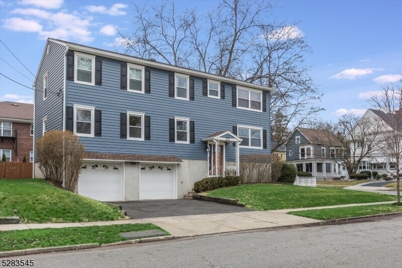 222 Ashland Ave, Unit 1 in Bloomfield, NJ - Building Photo
