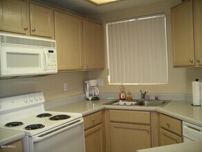 10401 N 52nd St-Unit -120 in Paradise Valley, AZ - Building Photo - Building Photo