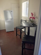 1715 E 7th St in Long Beach, CA - Building Photo - Building Photo