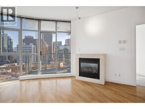 1050 Smithe St in Vancouver, BC - Building Photo - Building Photo