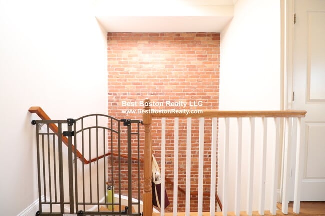 9 Marney St, Unit 3 in Cambridge, MA - Building Photo - Building Photo