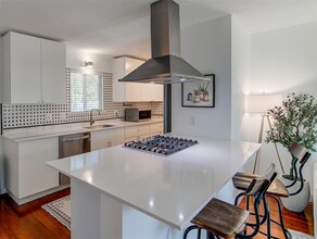 5212 Halmark Dr in Austin, TX - Building Photo - Building Photo