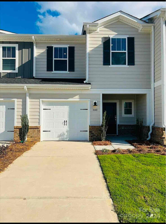 1648 Vlg Grv Ln in Monroe, NC - Building Photo