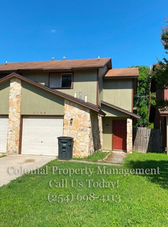 1102 Royal Crest Dr in Killeen, TX - Building Photo - Building Photo