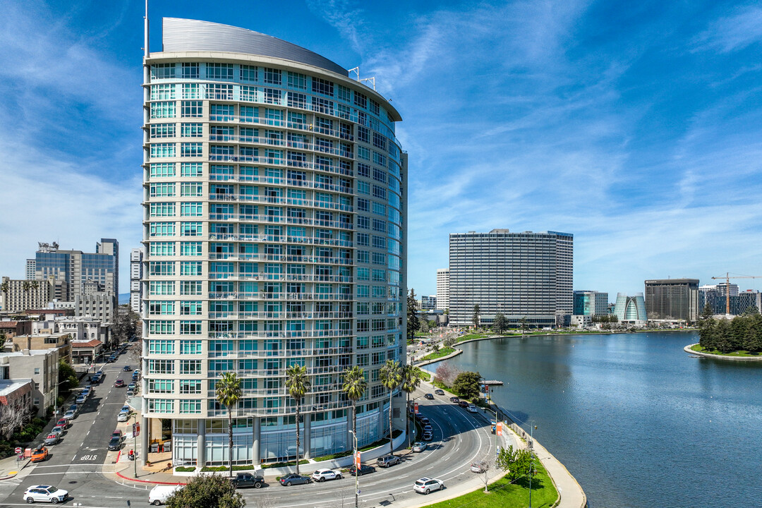 The Essex on Lake Merritt in Oakland, CA - Building Photo