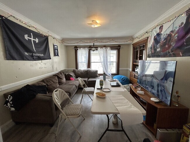property at 9 Radnor Rd