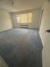 316 N Corona Ave in Valley Stream, NY - Building Photo - Building Photo